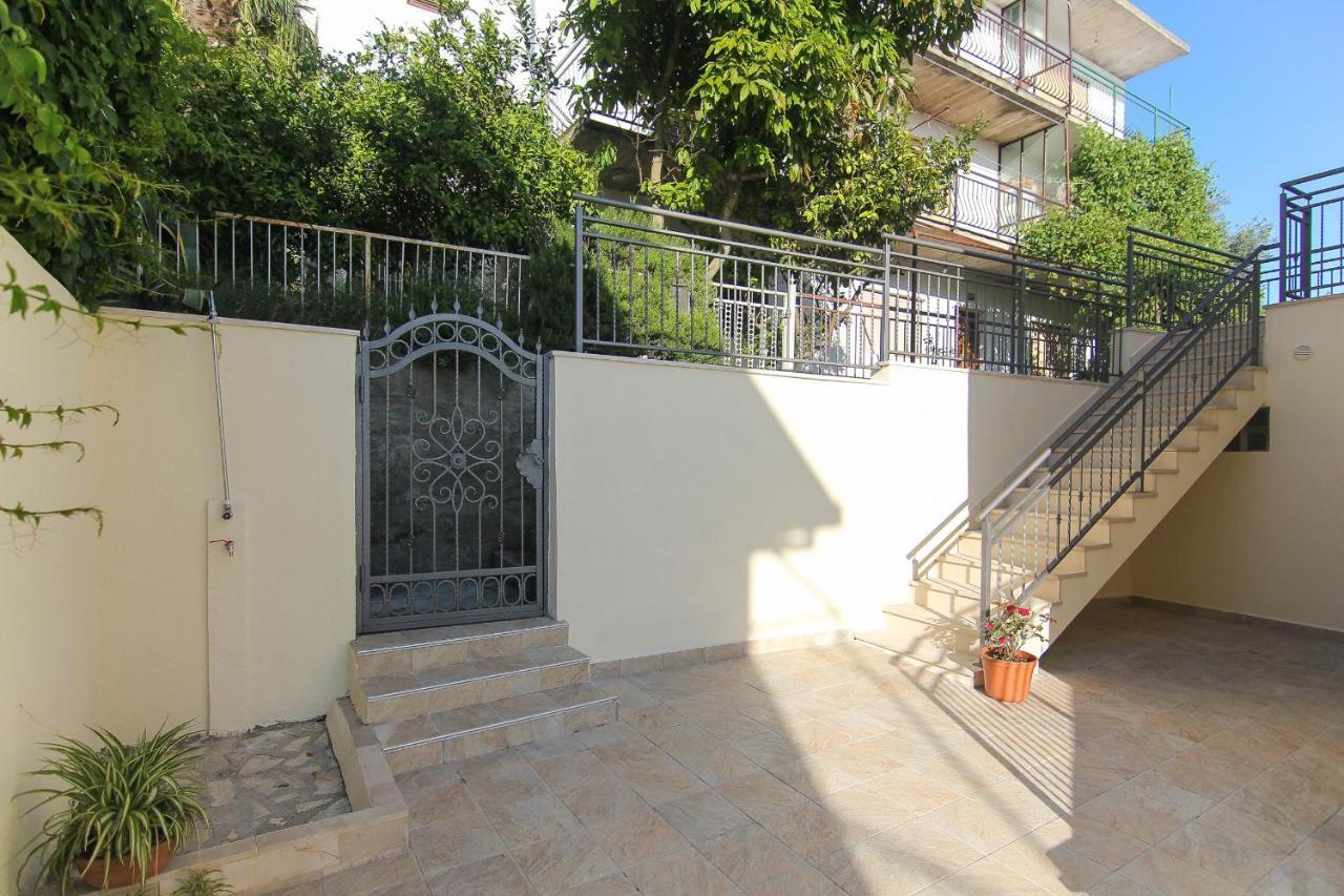 Apartments Villa Alex ポダツァ エクステリア 写真